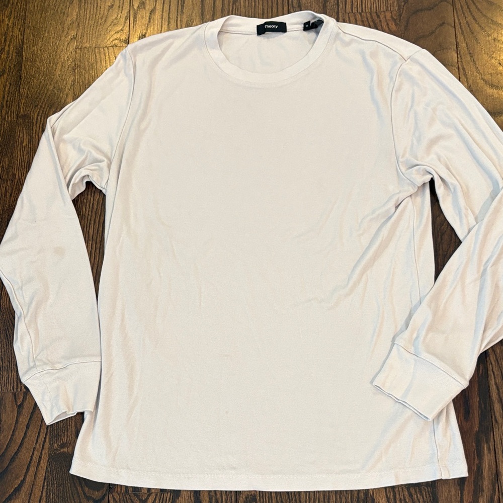 Theory Men’s  Light Grey Oyster Color Long Sleeve Knit Tee Shirt Size Medium